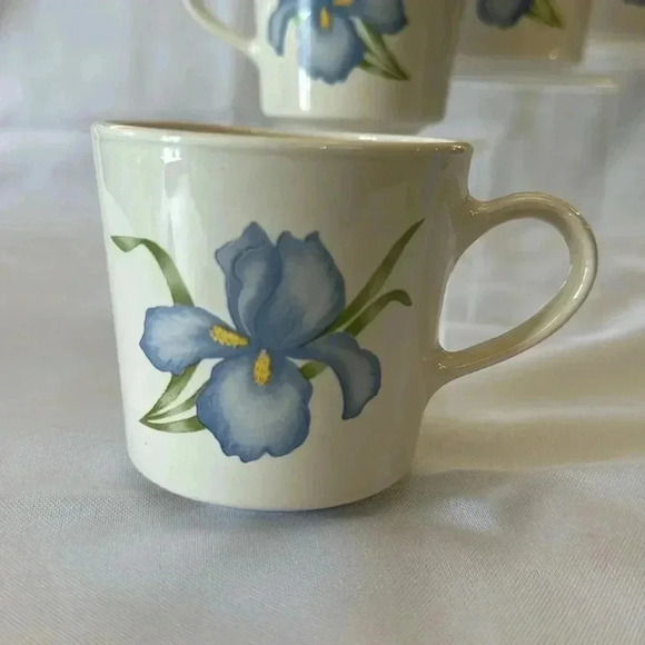 Vintage CorningWare Corelle IRIS Coffee Cups Mugs Tea Cups - Set of 5 8oz. - Picture 3 of 5